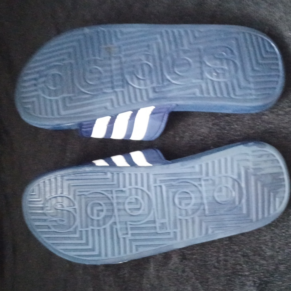 Addidas - Picture 2 of 2